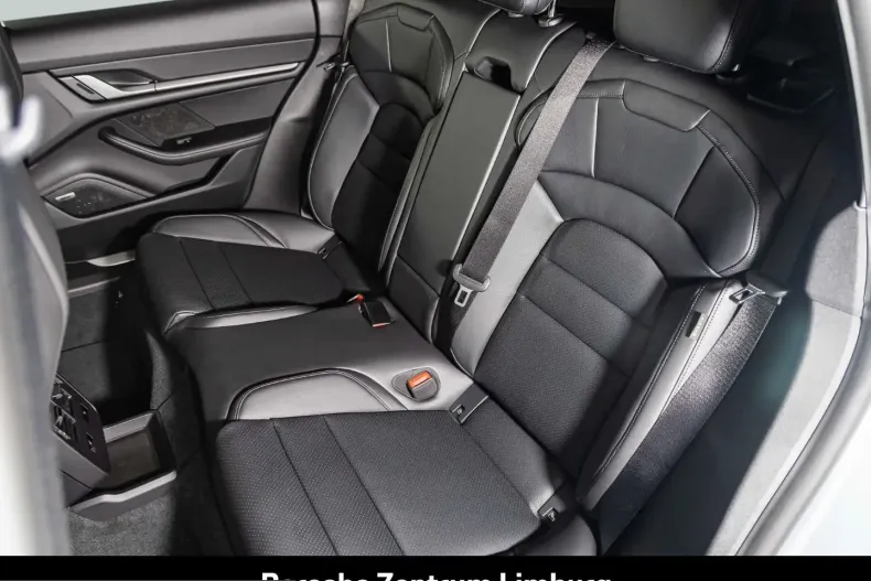 Porsche Taycan din 2025 cu 11.900 km - oferta POR215028 - foto 26