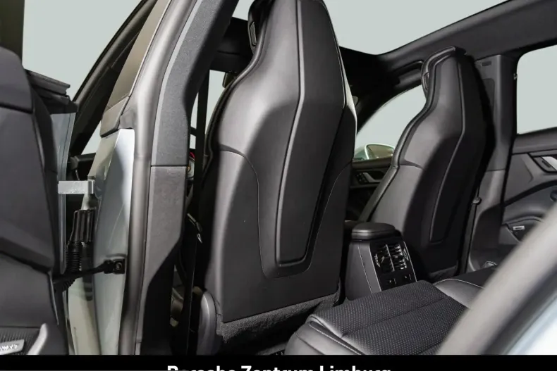 Porsche Taycan din 2025 cu 11.900 km - oferta POR215028 - foto 27
