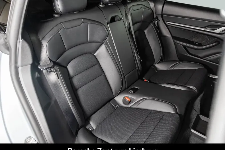 Porsche Taycan din 2025 cu 11.900 km - oferta POR215028 - foto 29