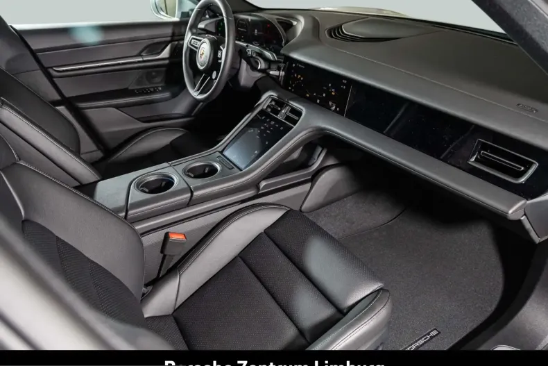 Porsche Taycan din 2025 cu 11.900 km - oferta POR215028 - foto 31