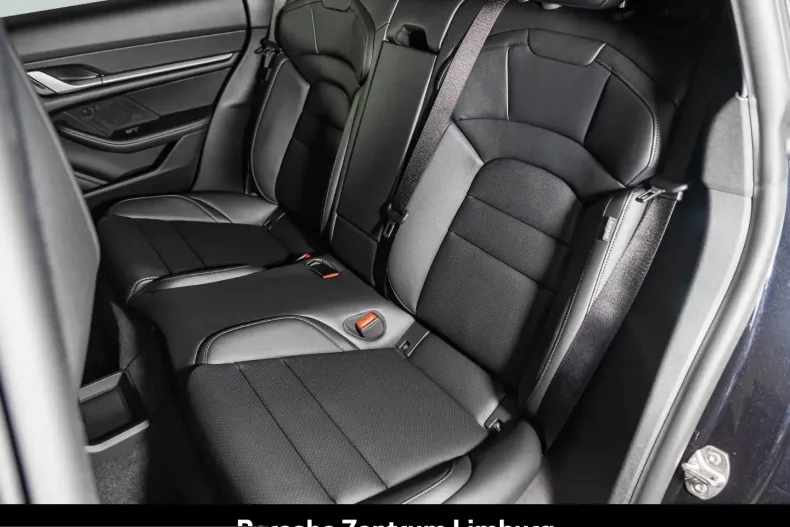 Porsche Taycan din 2024 cu 8.000 km - oferta POR215030 - foto 19