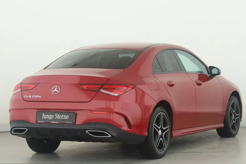 Mercedes-Benz CLA 250 (Clasa CLA) din 2021 cu 36.372 km - oferta MER215034 - foto 2