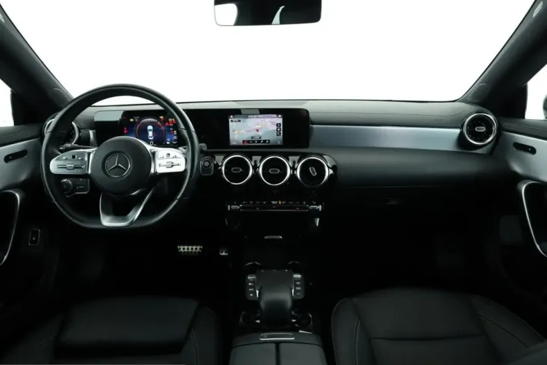 Mercedes-Benz CLA 250 (Clasa CLA) din 2021 cu 36.372 km - oferta MER215034 - foto 19