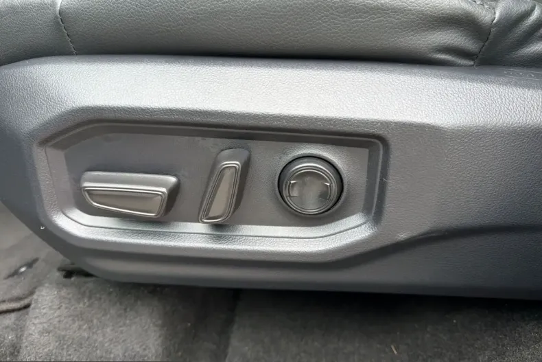Toyota Tundra din 2023 cu 77.650 km - oferta TOY215042 - foto 12