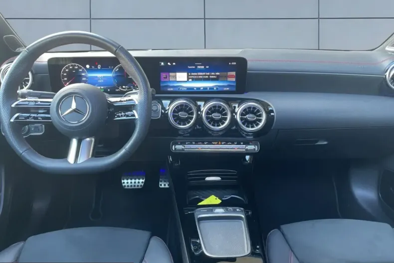 Mercedes-Benz CLA 250 (Clasa CLA) din 2025 cu 15.662 km - oferta MER215044 - foto 13