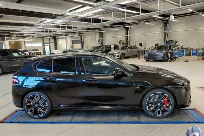 BMW 120 (Seria 1) din 2025 cu 5.300 km - oferta BMW215047 - foto 2