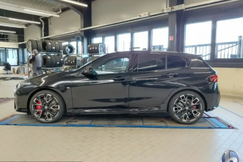 BMW 120 (Seria 1) din 2025 cu 5.300 km - oferta BMW215047 - foto 3
