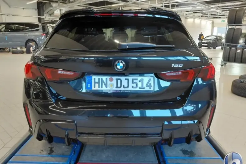 BMW 120 (Seria 1) din 2025 cu 5.300 km - oferta BMW215047 - foto 6