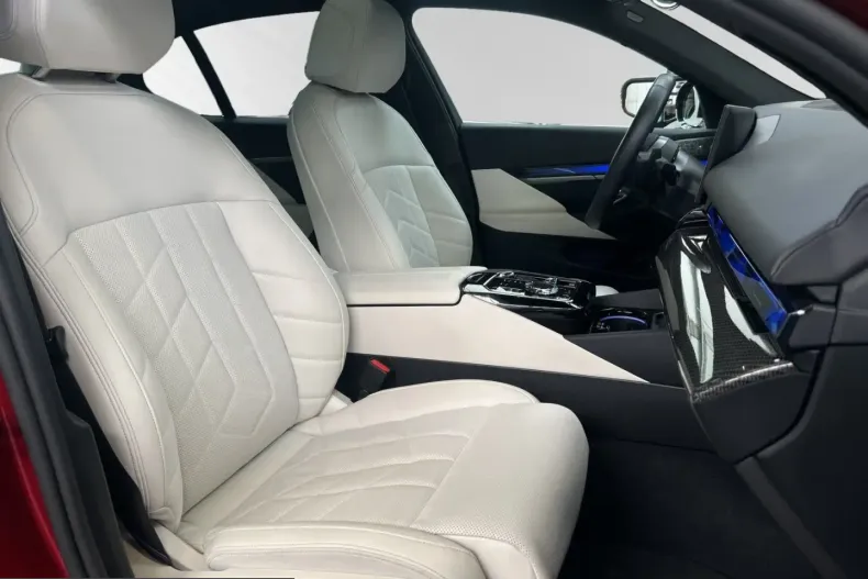 BMW 550 (Seria 5) din 2025 cu 29.830 km - oferta BMW215054 - foto 6