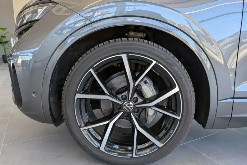 Volkswagen Touareg din 2025 cu 19.949 km - oferta VOL215066 - foto 10