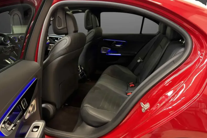 Mercedes-Benz C 300 (Clasa C) din 2025 cu 10.187 km - oferta MER215071 - foto 8