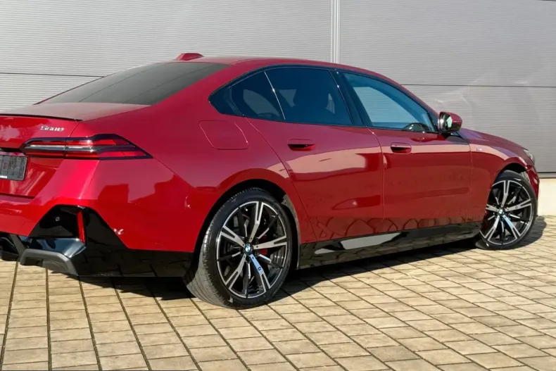 BMW 550 (Seria 5) din 2025 cu 12.309 km - oferta BMW215085 - foto 8