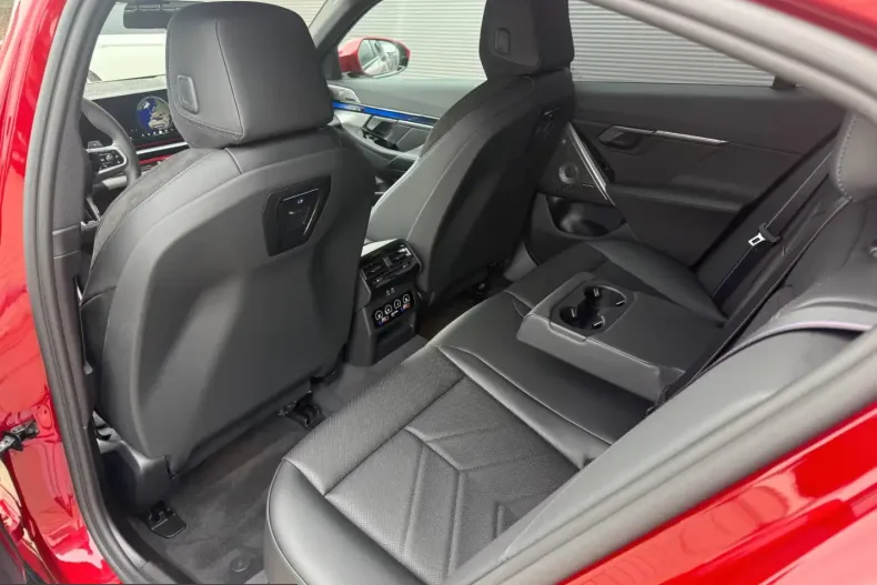BMW 550 (Seria 5) din 2025 cu 12.309 km - oferta BMW215085 - foto 15