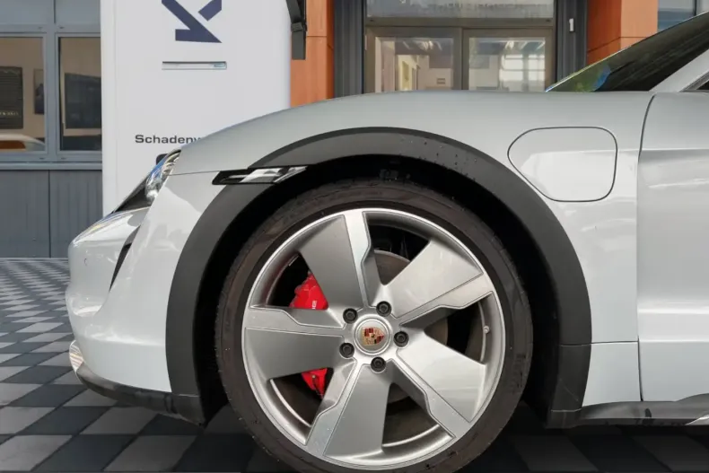 Porsche Taycan din 2024 cu 3.000 km - oferta POR215087 - foto 10