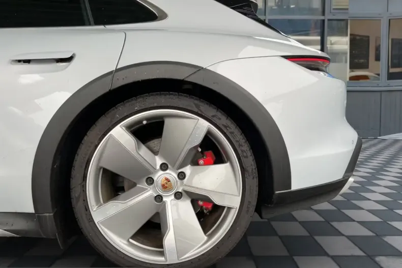 Porsche Taycan din 2024 cu 3.000 km - oferta POR215087 - foto 11