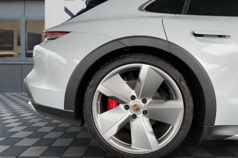 Porsche Taycan din 2024 cu 3.000 km - oferta POR215087 - foto 12