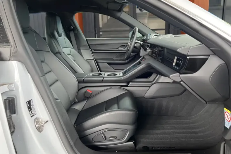 Porsche Taycan din 2024 cu 3.000 km - oferta POR215087 - foto 17