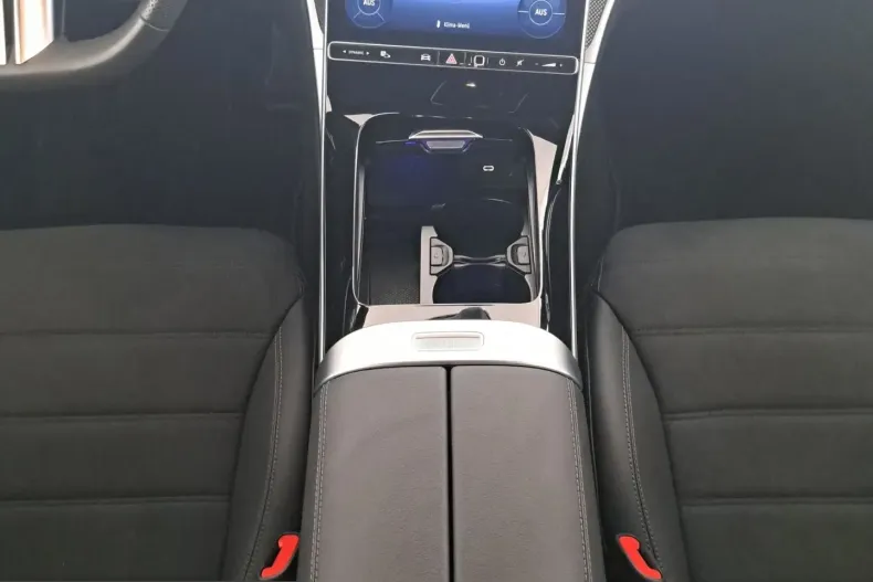 Mercedes-Benz CLE 300 (Clasa CLE) din 2025 cu 13.021 km - oferta MER215111 - foto 18