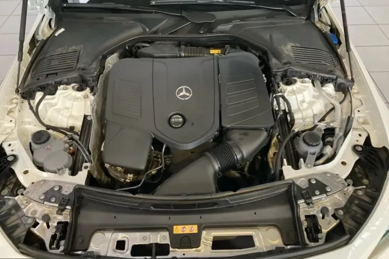 Mercedes-Benz CLE 300 (Clasa CLE) din 2025 cu 13.803 km - oferta MER215112 - foto 4