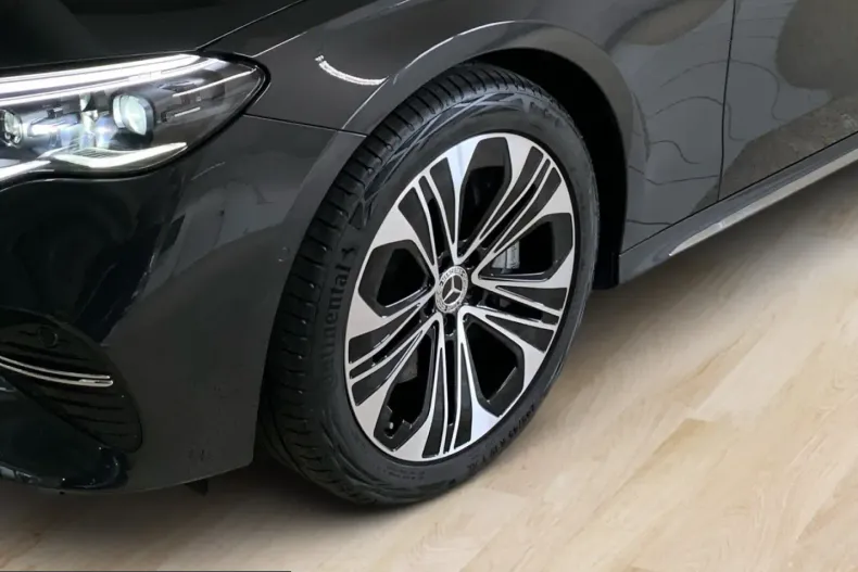 Mercedes-Benz E 400 (Clasa E) din 2025 cu 10.377 km - oferta MER215116 - foto 6