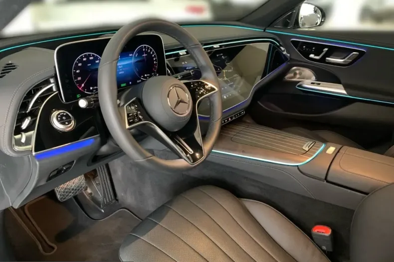 Mercedes-Benz E 400 (Clasa E) din 2025 cu 10.377 km - oferta MER215116 - foto 10
