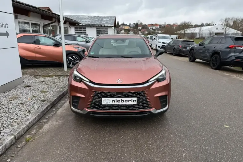 Lexus LBX din 2025 cu 2.800 km - oferta LEX215124 - foto 2