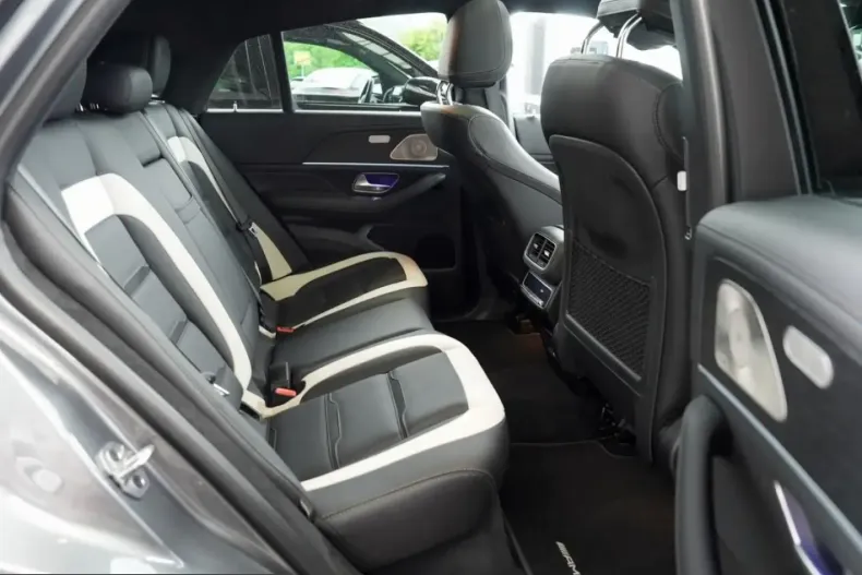Mercedes-Benz GLE 63 AMG (Clasa GLE) din 2024 cu 28.300 km - oferta MER215158 - foto 13