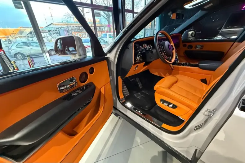 Rolls-Royce Cullinan din 2024 cu 46.973 km - oferta ROL215160 - foto 4