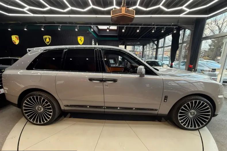 Rolls-Royce Cullinan din 2024 cu 46.973 km - oferta ROL215160 - foto 9
