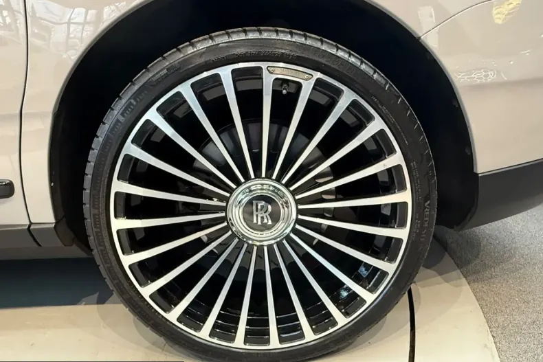 Rolls-Royce Cullinan din 2024 cu 46.973 km - oferta ROL215160 - foto 19