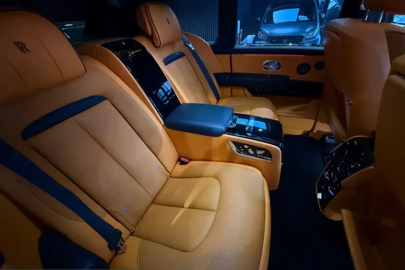 Rolls-Royce Cullinan din 2024 cu 46.973 km - oferta ROL215160 - foto 30