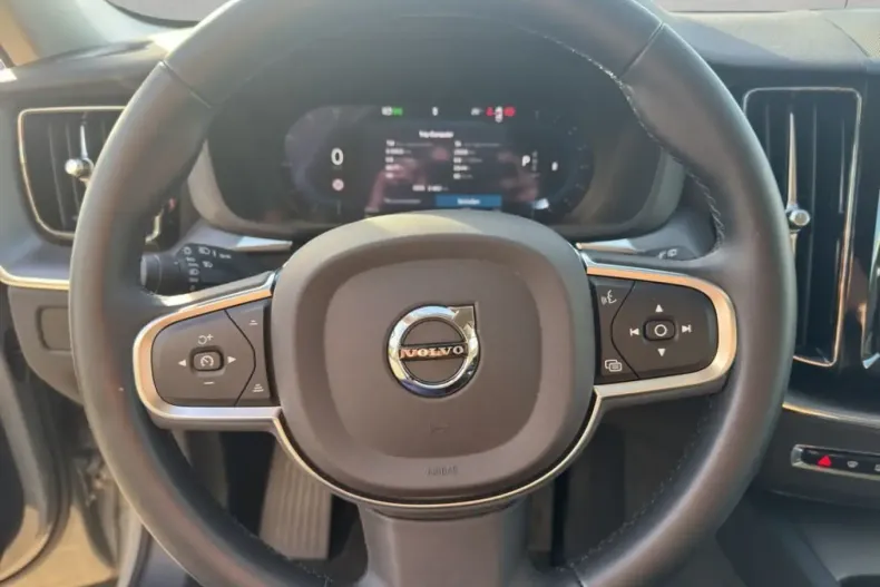 Volvo XC60 din 2024 cu 3.662 km - oferta VOL215168 - foto 8