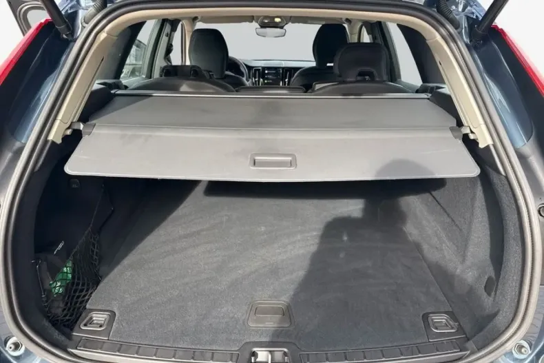 Volvo XC60 din 2024 cu 10.691 km - oferta VOL215169 - foto 8