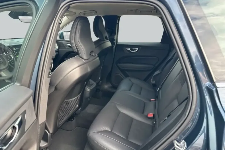 Volvo XC60 din 2024 cu 10.691 km - oferta VOL215169 - foto 10