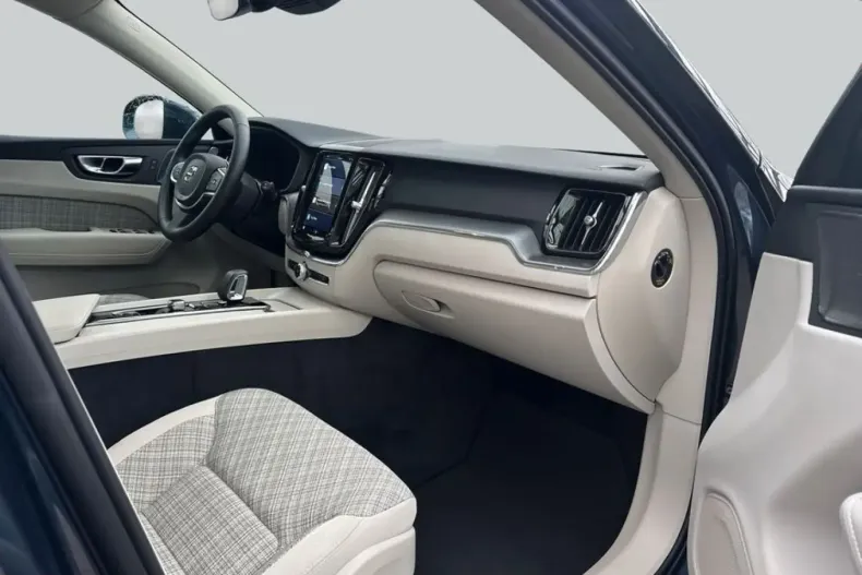 Volvo XC60 din 2024 cu 10.653 km - oferta VOL215170 - foto 12