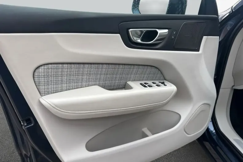 Volvo XC60 din 2024 cu 10.653 km - oferta VOL215170 - foto 15
