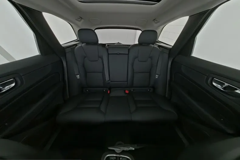 Volvo XC60 din 2022 cu 49.642 km - oferta VOL215173 - foto 16