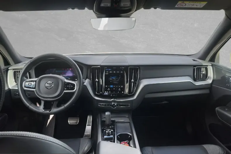 Volvo XC60 din 2022 cu 45.100 km - oferta VOL215174 - foto 4