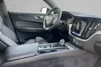 Volvo XC60 din 2022 cu 45.100 km - oferta VOL215174 - foto 12