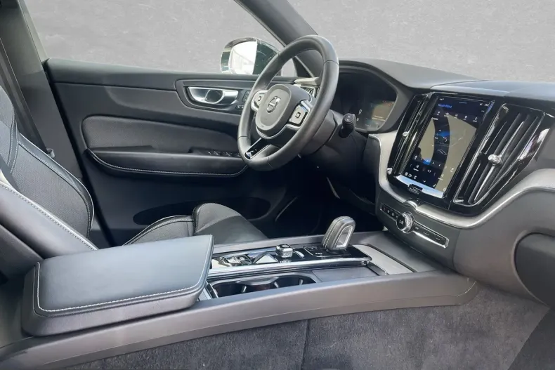 Volvo XC60 din 2022 cu 45.100 km - oferta VOL215174 - foto 12