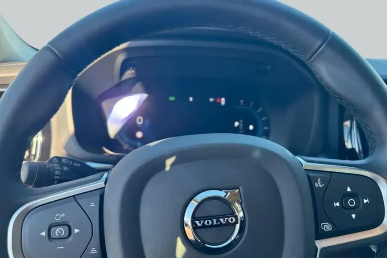 Volvo XC60 din 2024 cu 15.640 km - oferta VOL215175 - foto 13