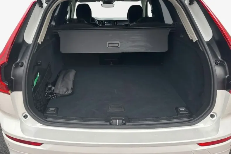 Volvo XC60 din 2024 cu 22.110 km - oferta VOL215176 - foto 6