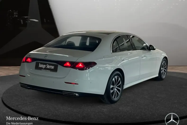 Mercedes-Benz E 200 (Clasa E) din 2025 cu 9.193 km - oferta MER215179 - foto 5