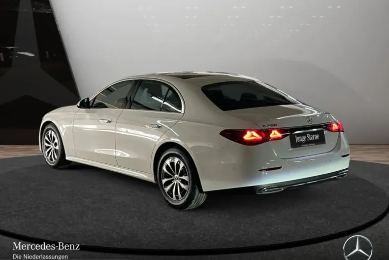 Mercedes-Benz E 200 (Clasa E) din 2025 cu 9.193 km - oferta MER215179 - foto 7