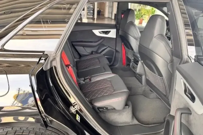 Audi Q8 din 2025 cu 1 km - oferta AUD215203 - foto 12