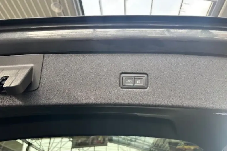 Audi Q8 din 2026 cu 1 km - oferta AUD215205 - foto 13