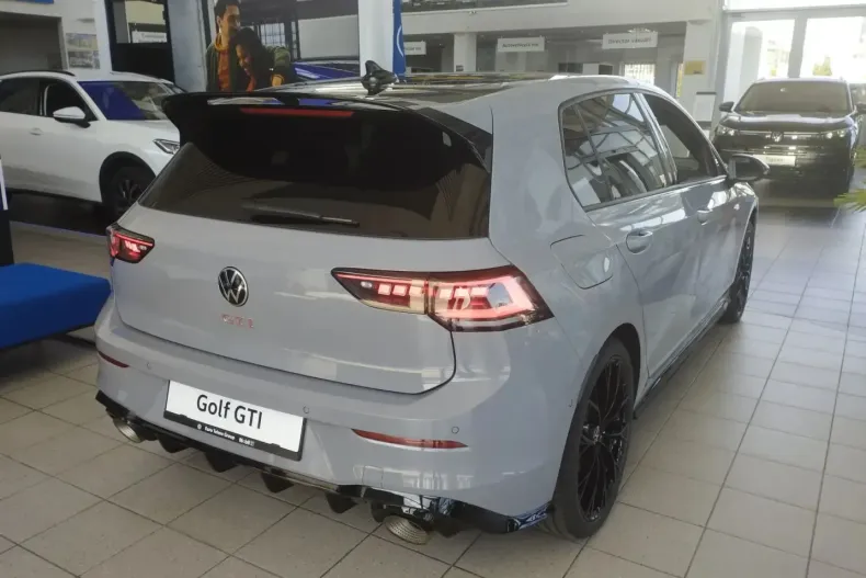 Volkswagen Golf din 2026 cu 1 km - oferta VOL215210 - foto 7