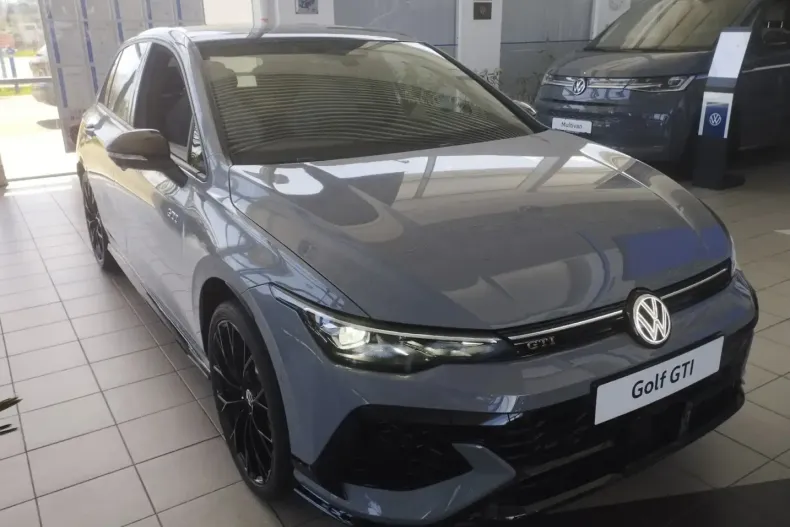 Volkswagen Golf din 2026 cu 1 km - oferta VOL215210 - foto 8