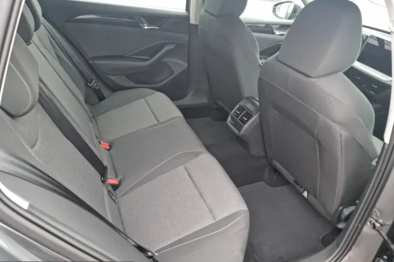 Volkswagen Passat din 2026 cu 5 km - oferta VOL215213 - foto 18