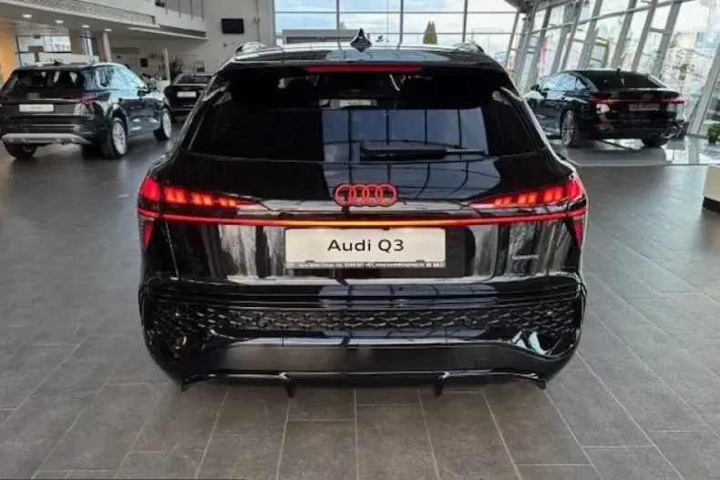 Audi Q3 din 2025 cu 2.500 km - oferta AUD215214 - foto 3